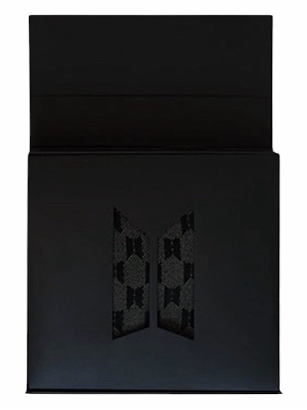 BTS MERCH BOX #1 - OPEN BOX